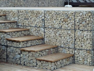 Лестница из габиона.