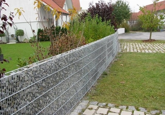 Забор из габионов.