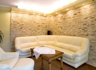 Искусственный камень для декора стен.