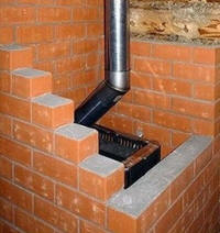 Защитный кирпичный экран.