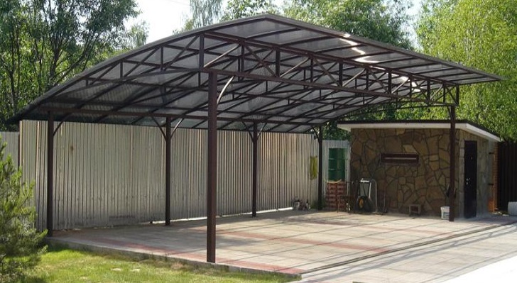 Крыша из сотового поликарбоната.