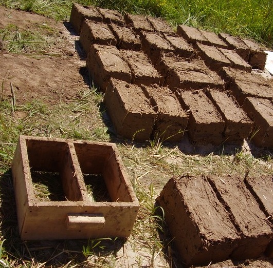 форма для кирпича-сырца